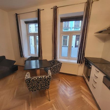 Cozynite Premium Apartment Hundertwasser Вена Экстерьер фото