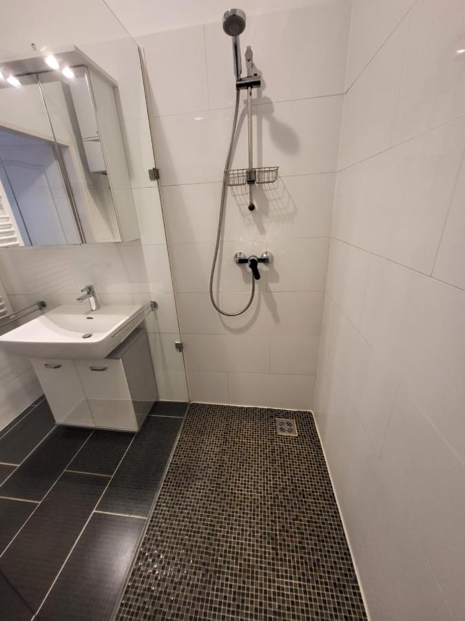 Cozynite Premium Apartment Hundertwasser Вена Экстерьер фото